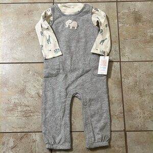 NWT Carter’s Boys Outfit. 12 months.